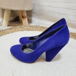 STEVE MADDEN BEESTOW HEELS IN ROYAL BLUE, SZ 9